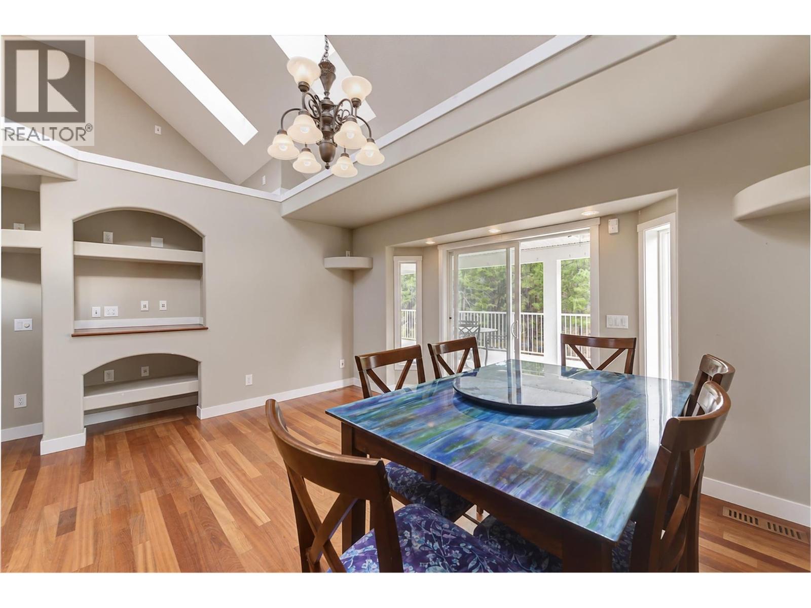 674 Muir Road - 17