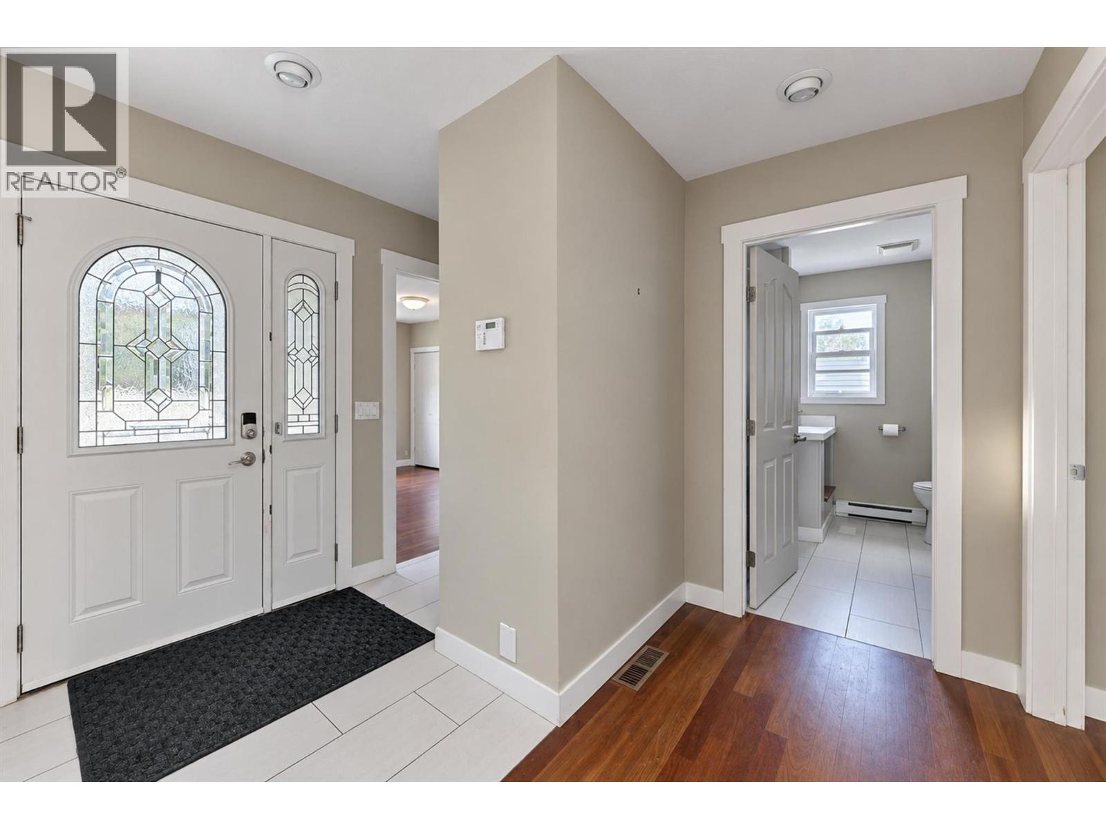 674 Muir Road - 11