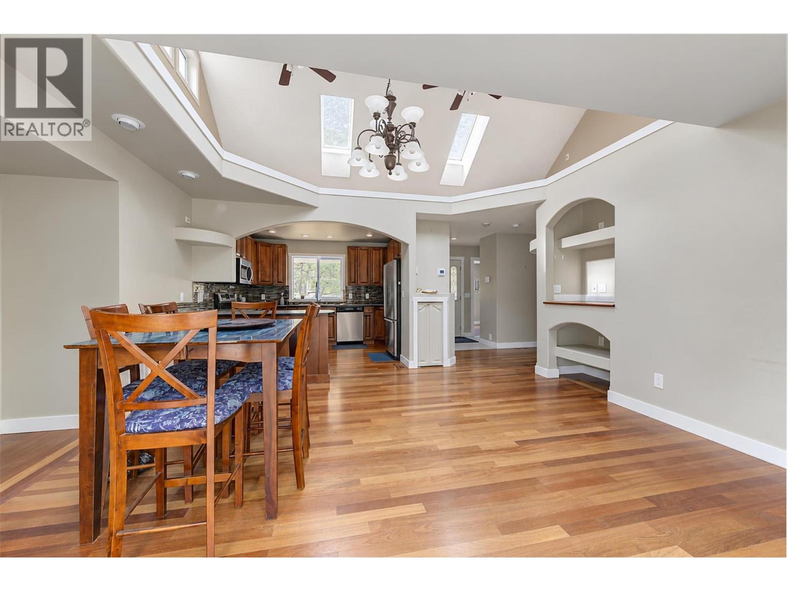 674 Muir Road - 12