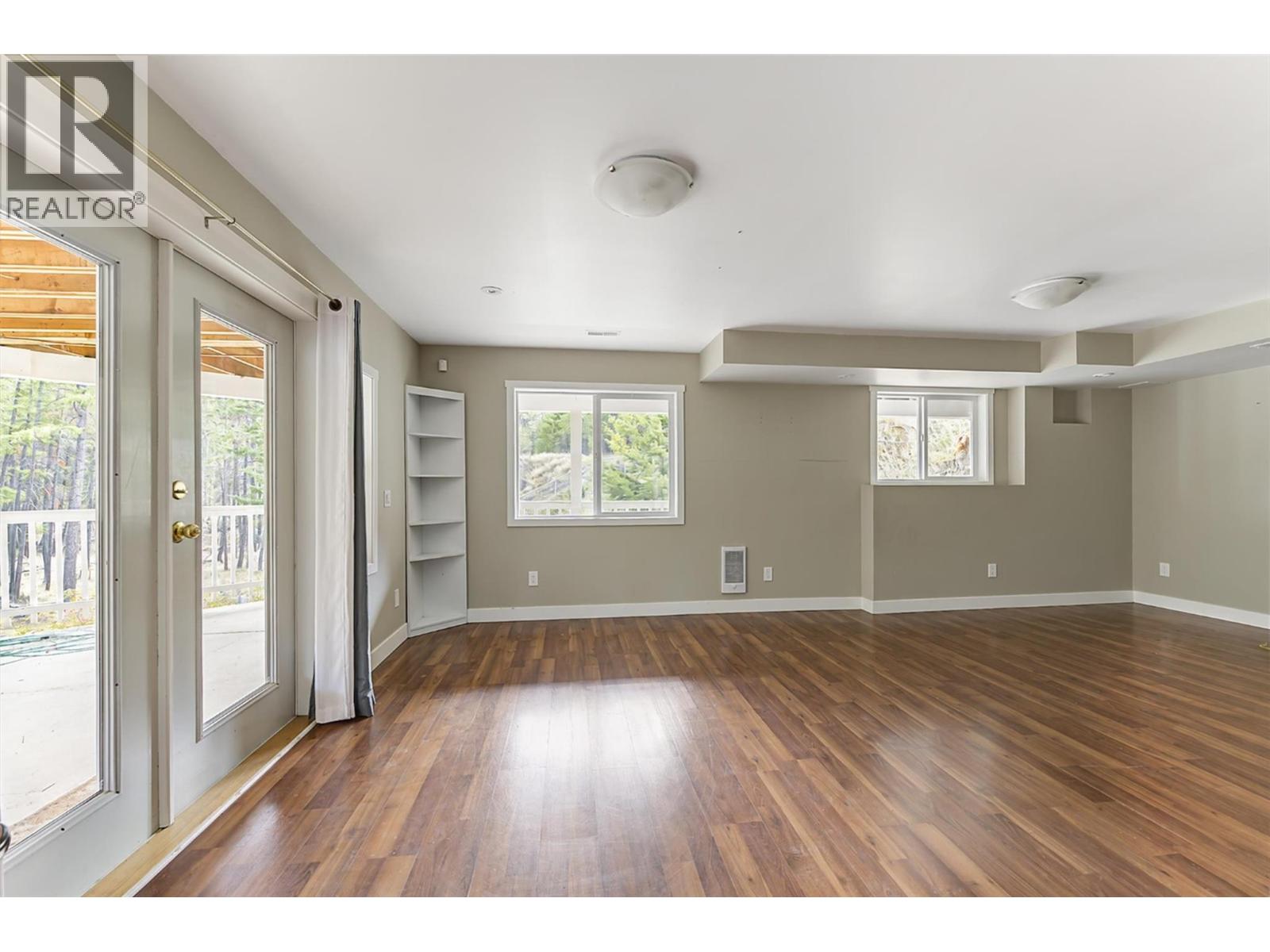 674 Muir Road - 32