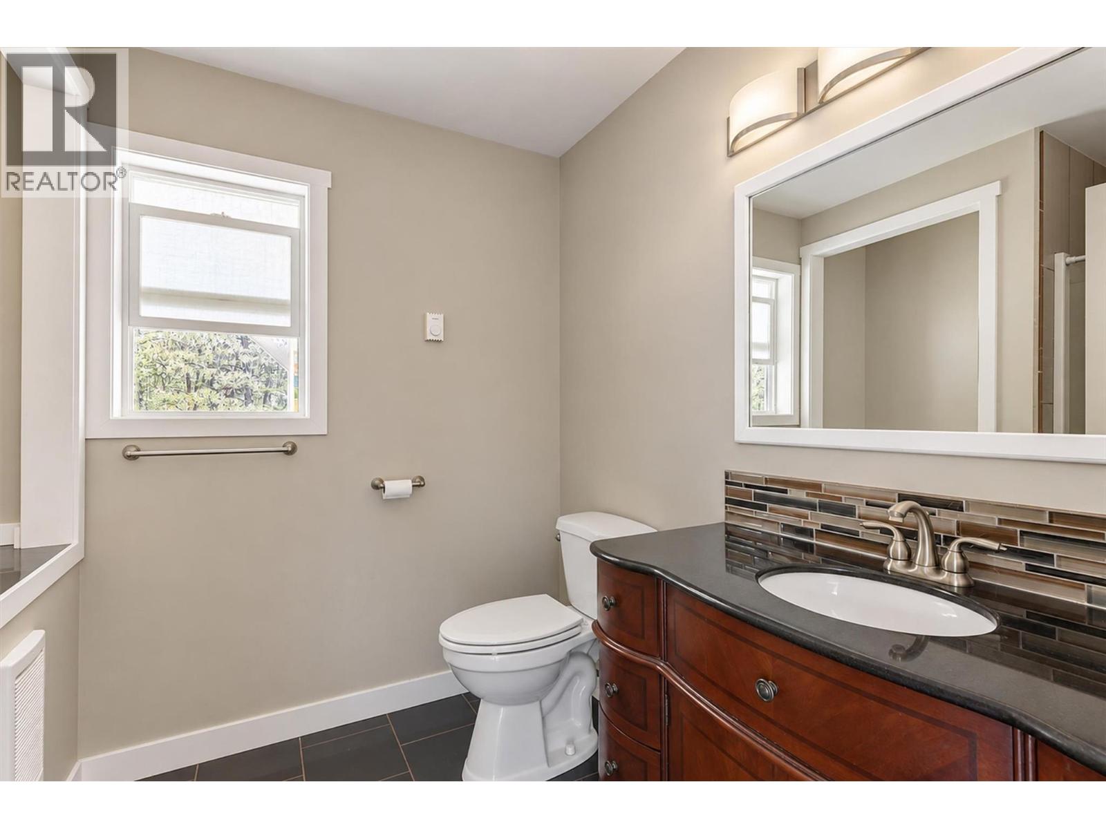 674 Muir Road - 41