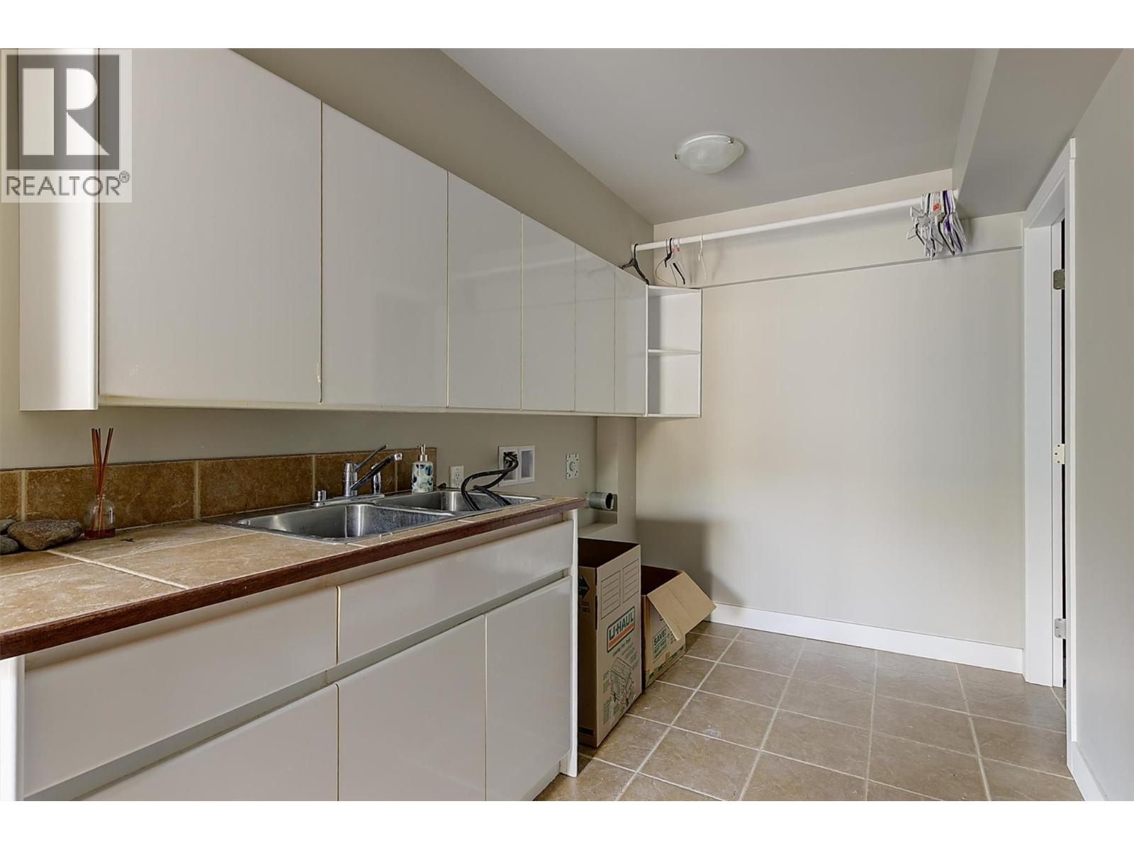 674 Muir Road - 42
