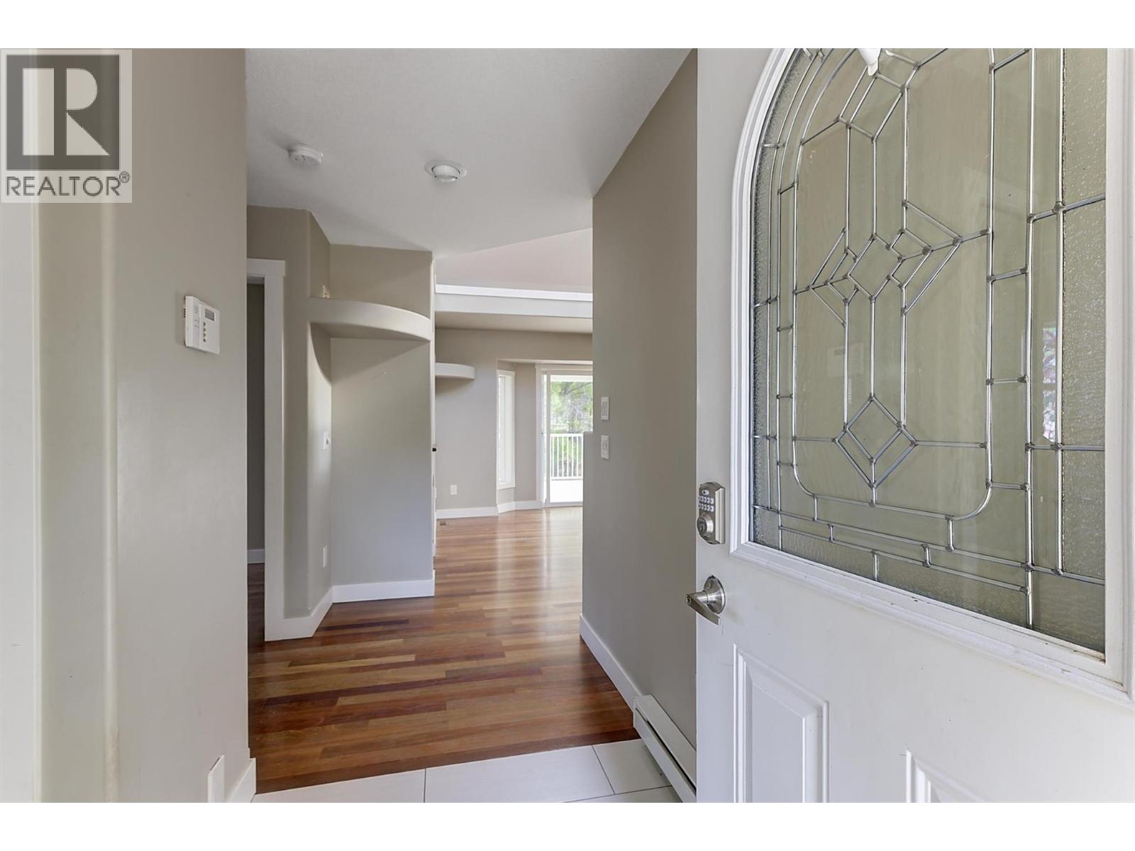 674 Muir Road - 10