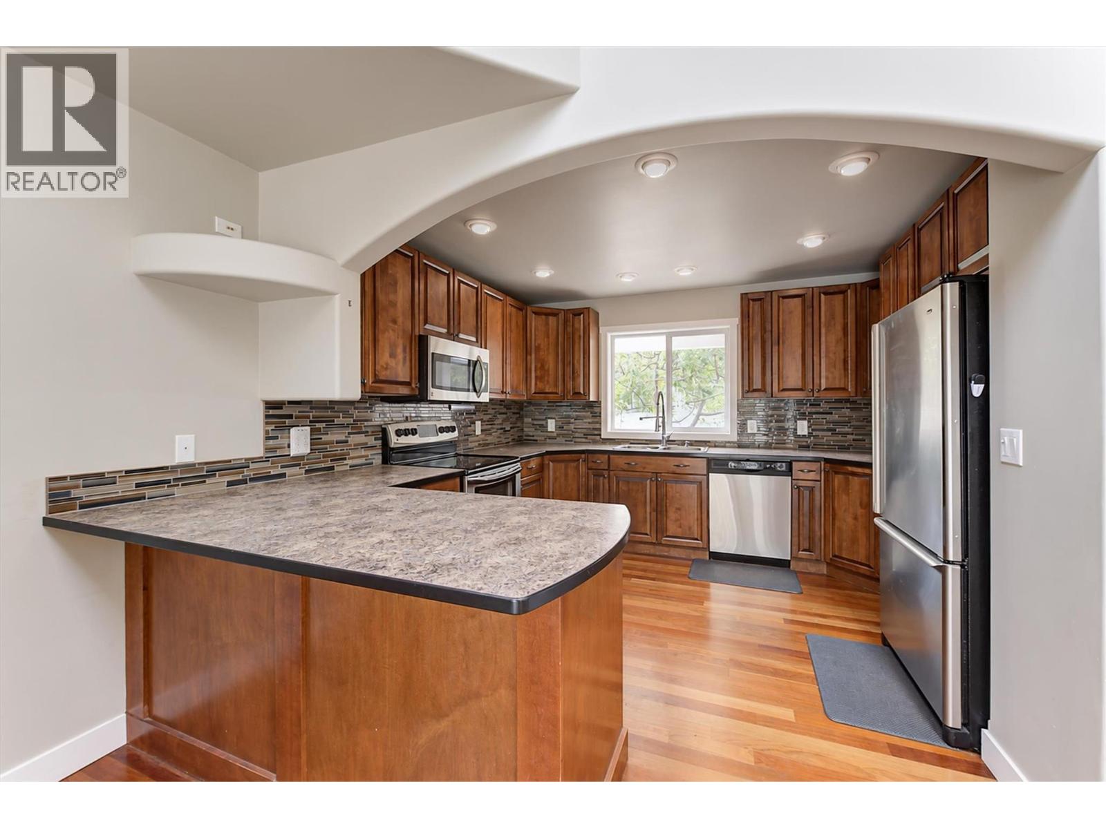 674 Muir Road - 14
