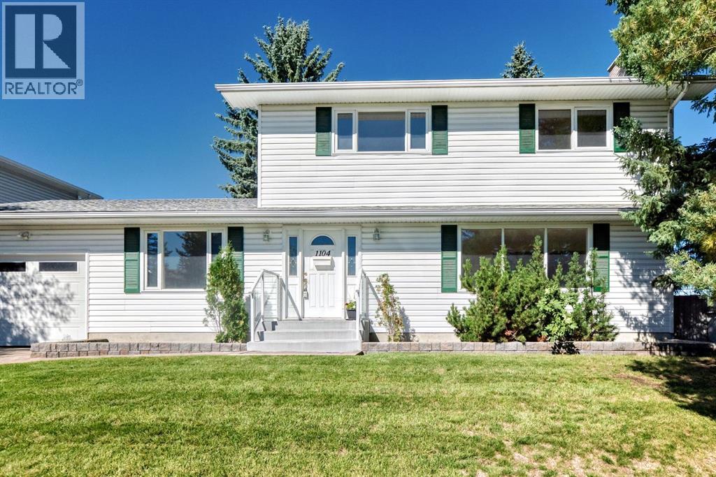 1104 Southglen Drive SW, Calgary, Alberta, T2W0X1