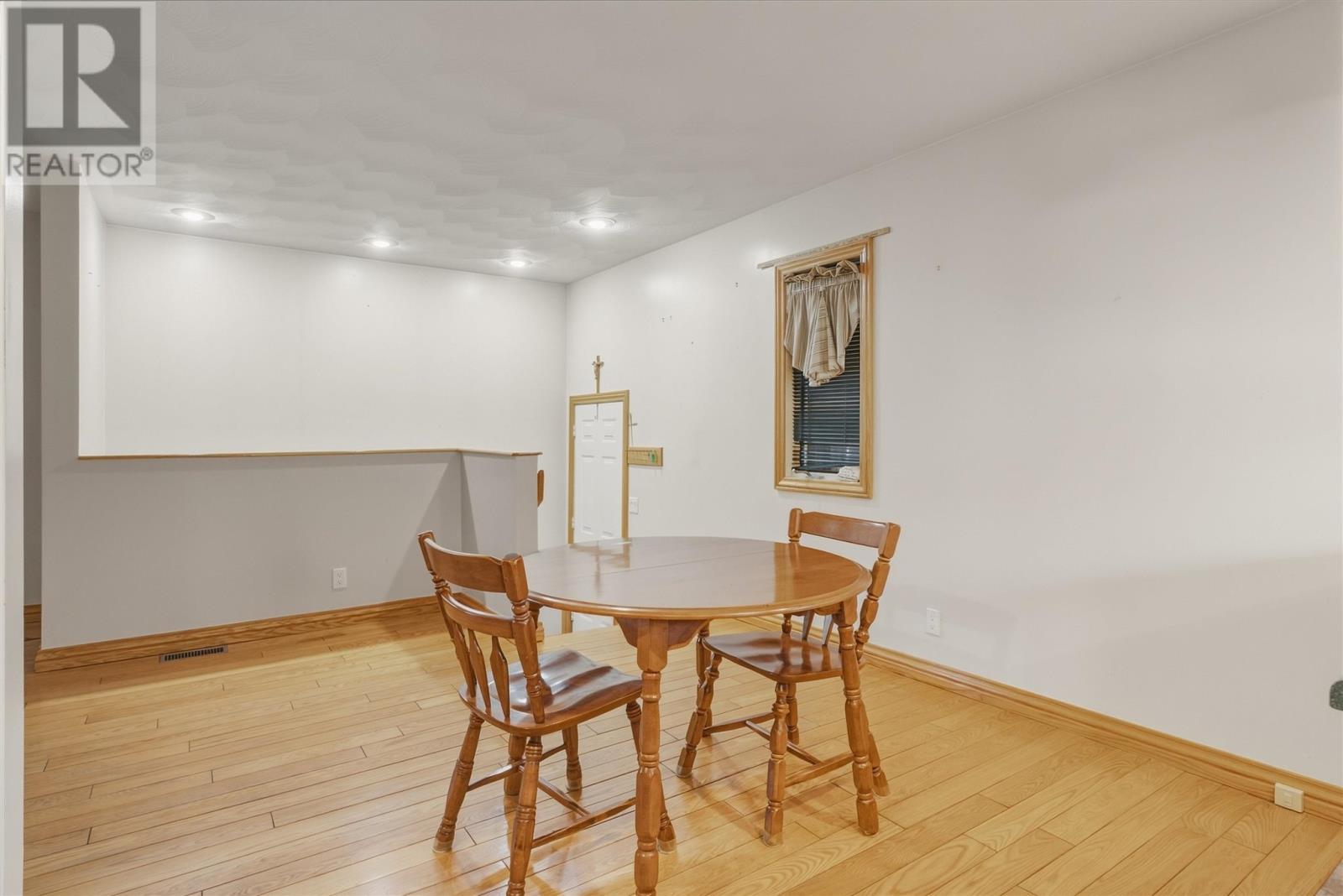 37 Huron AVE - 11