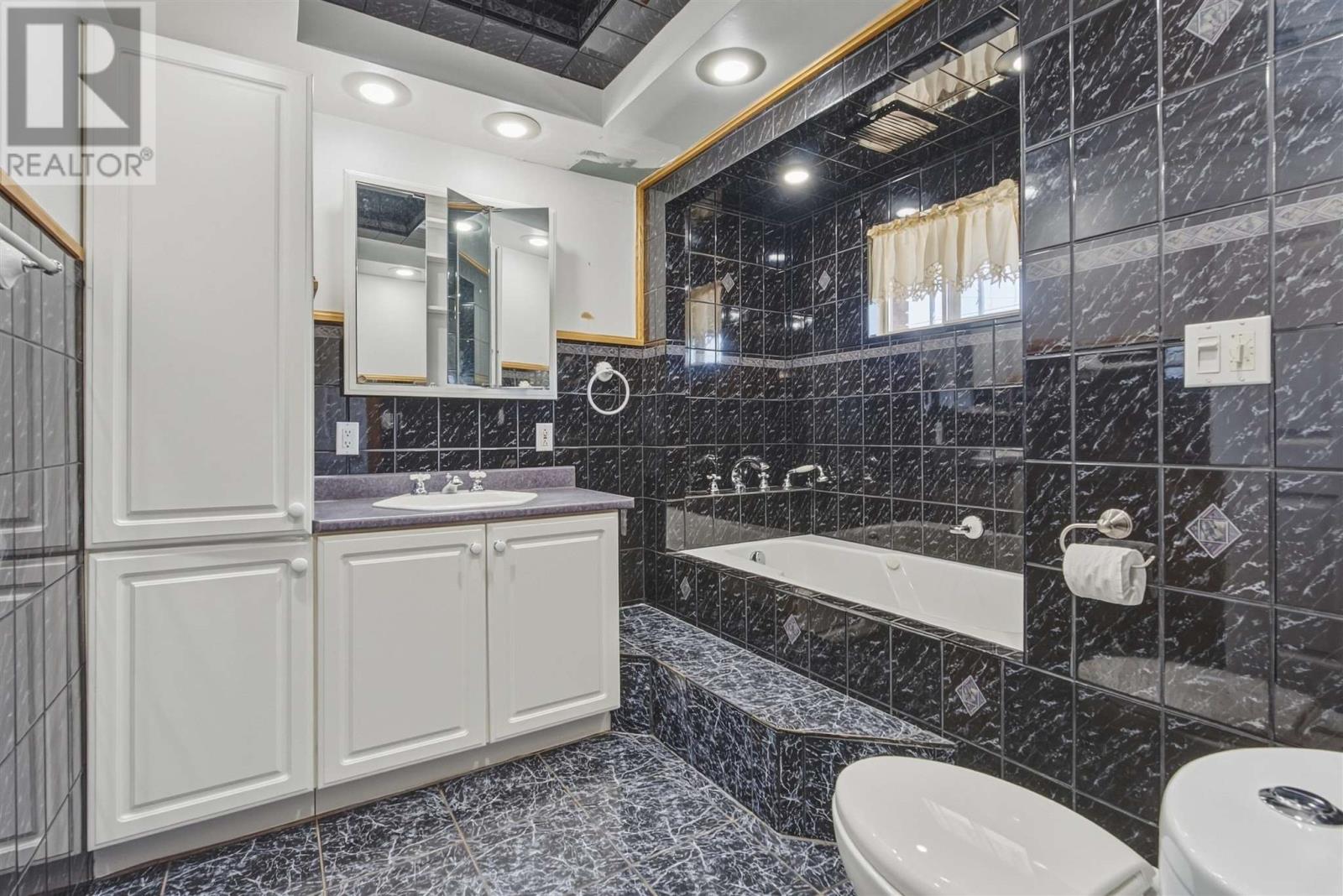 37 Huron AVE - Image 15
