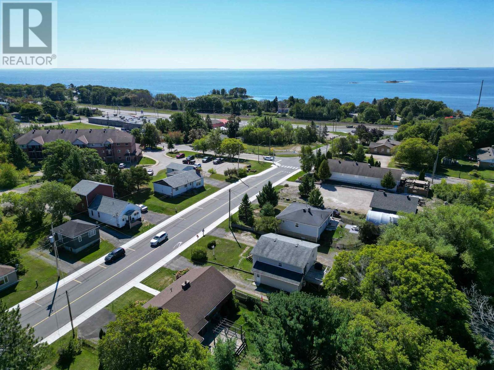 37 Huron AVE - 34