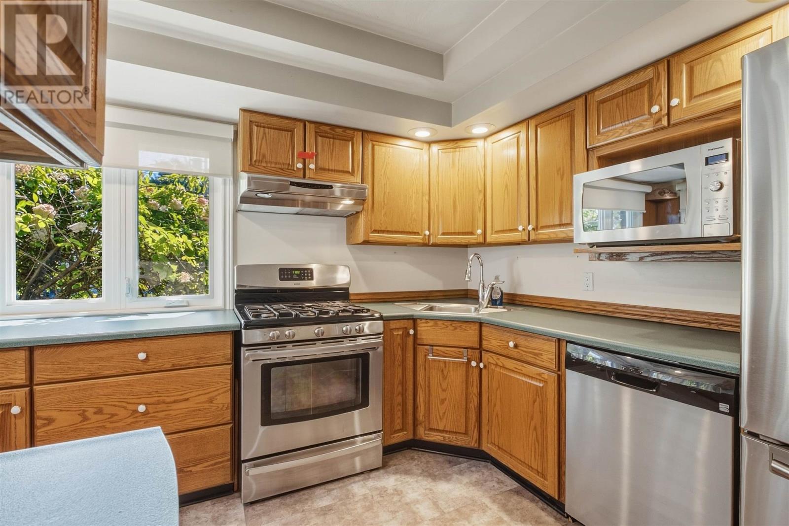 37 Huron AVE - 8