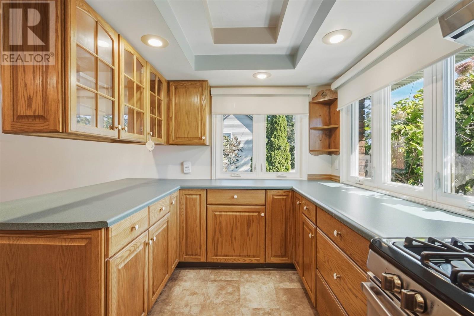 37 Huron AVE - Image 9