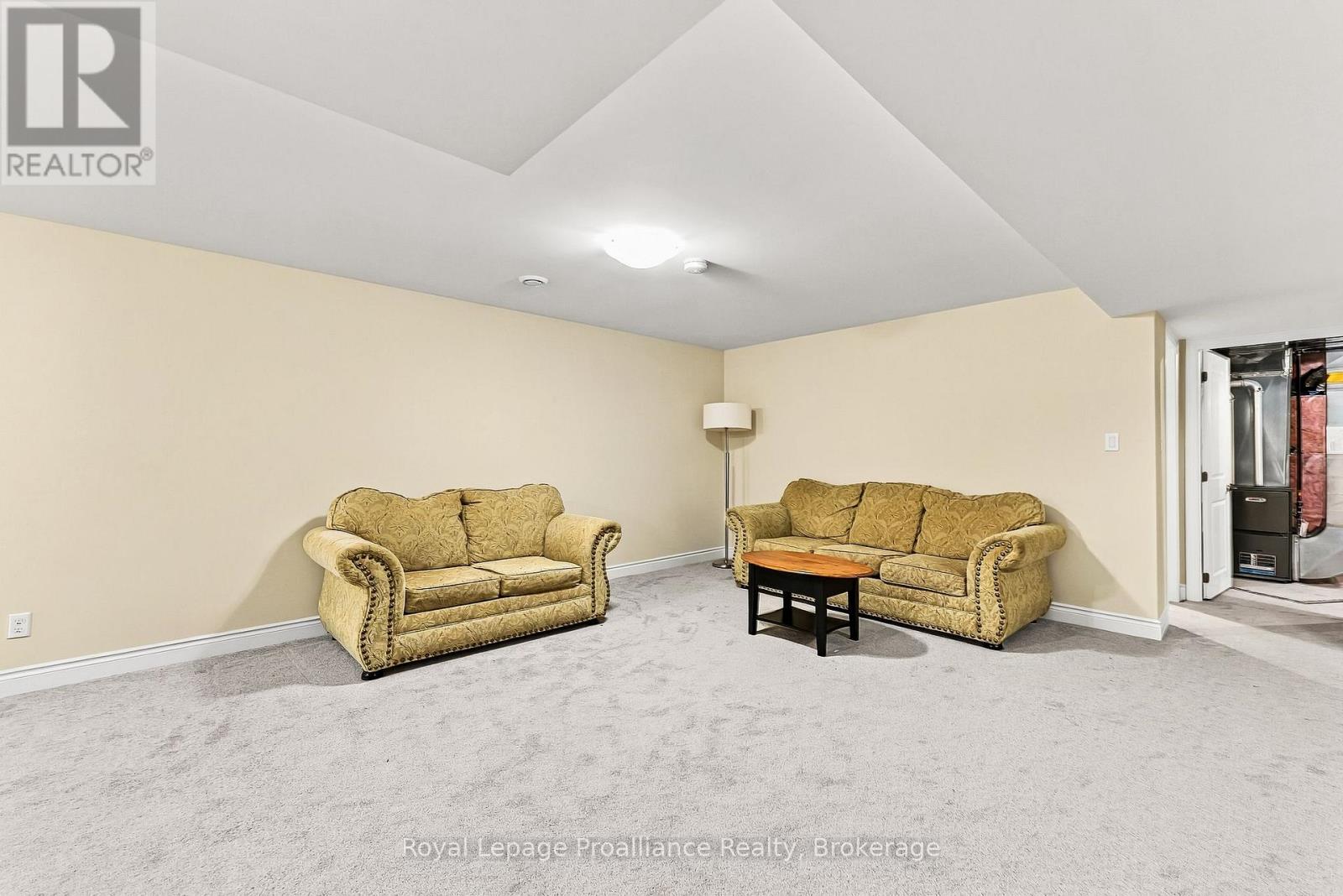 8 FERRIS COURT - Image 27