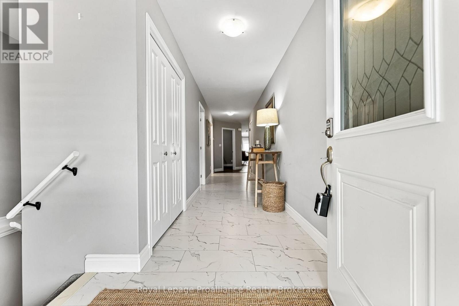 8 FERRIS COURT - 4