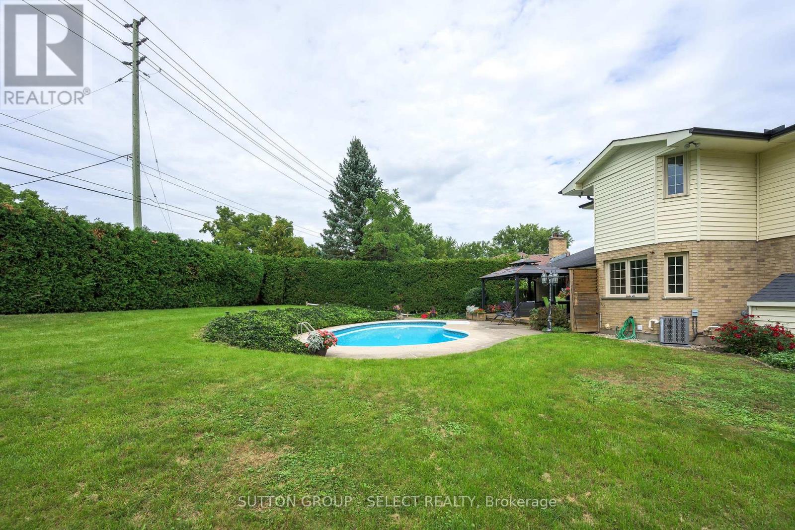 384 EASTCASTLE PLACE - 11