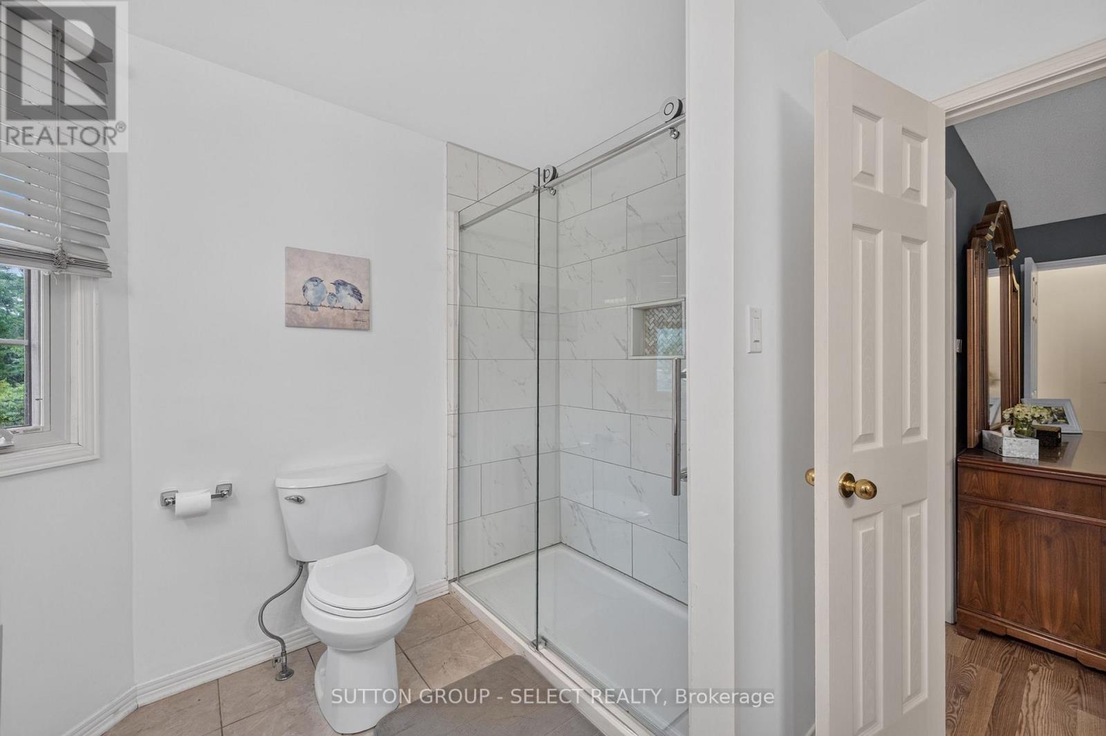 384 EASTCASTLE PLACE - Image 34