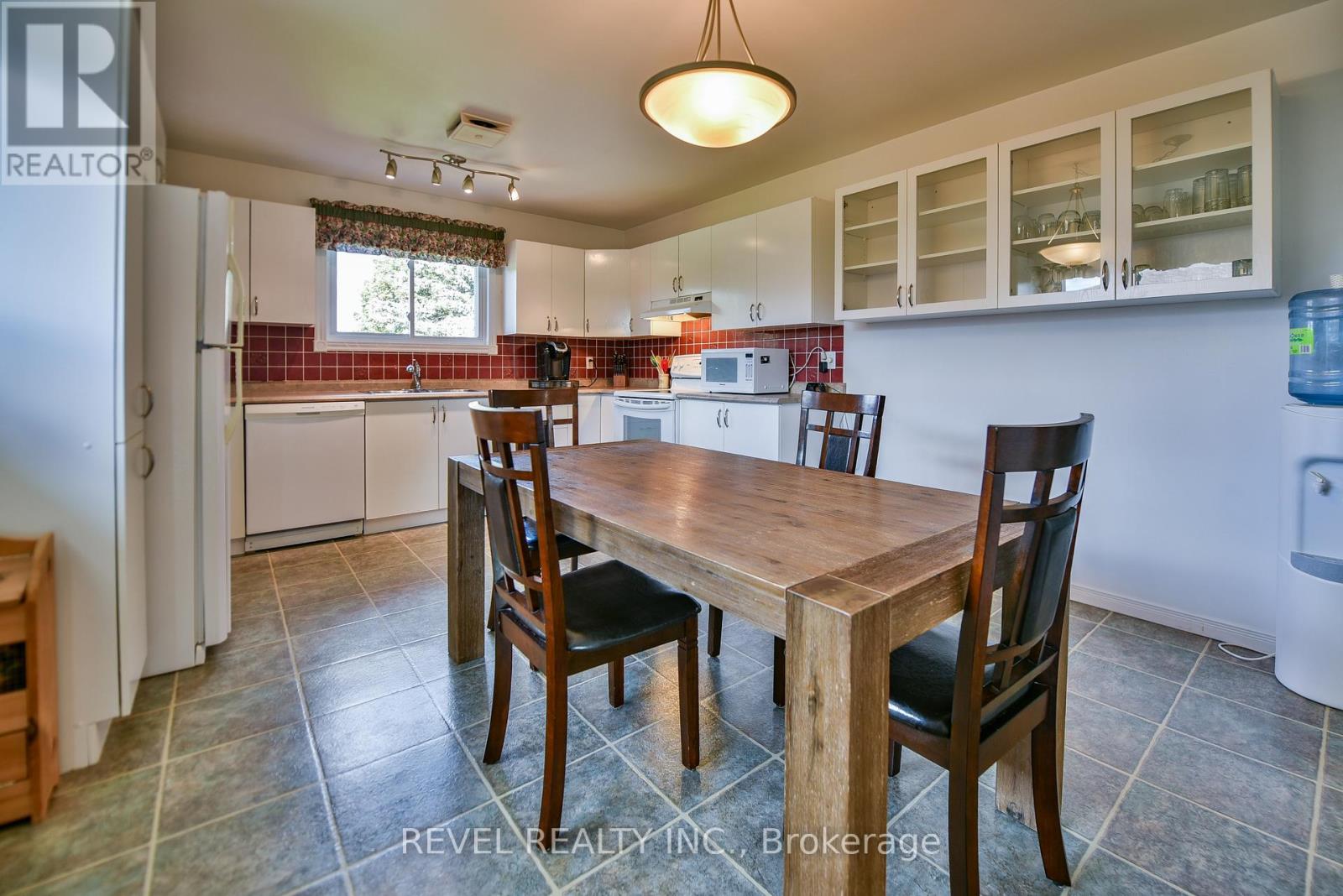 191 CAYUGA DRIVE - 15