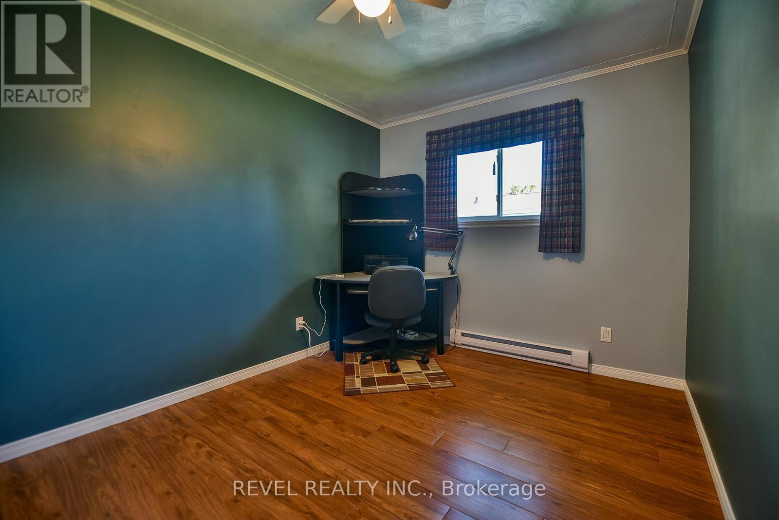 191 CAYUGA DRIVE - 31