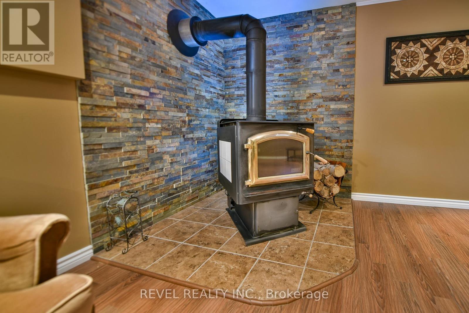 191 CAYUGA DRIVE - 38