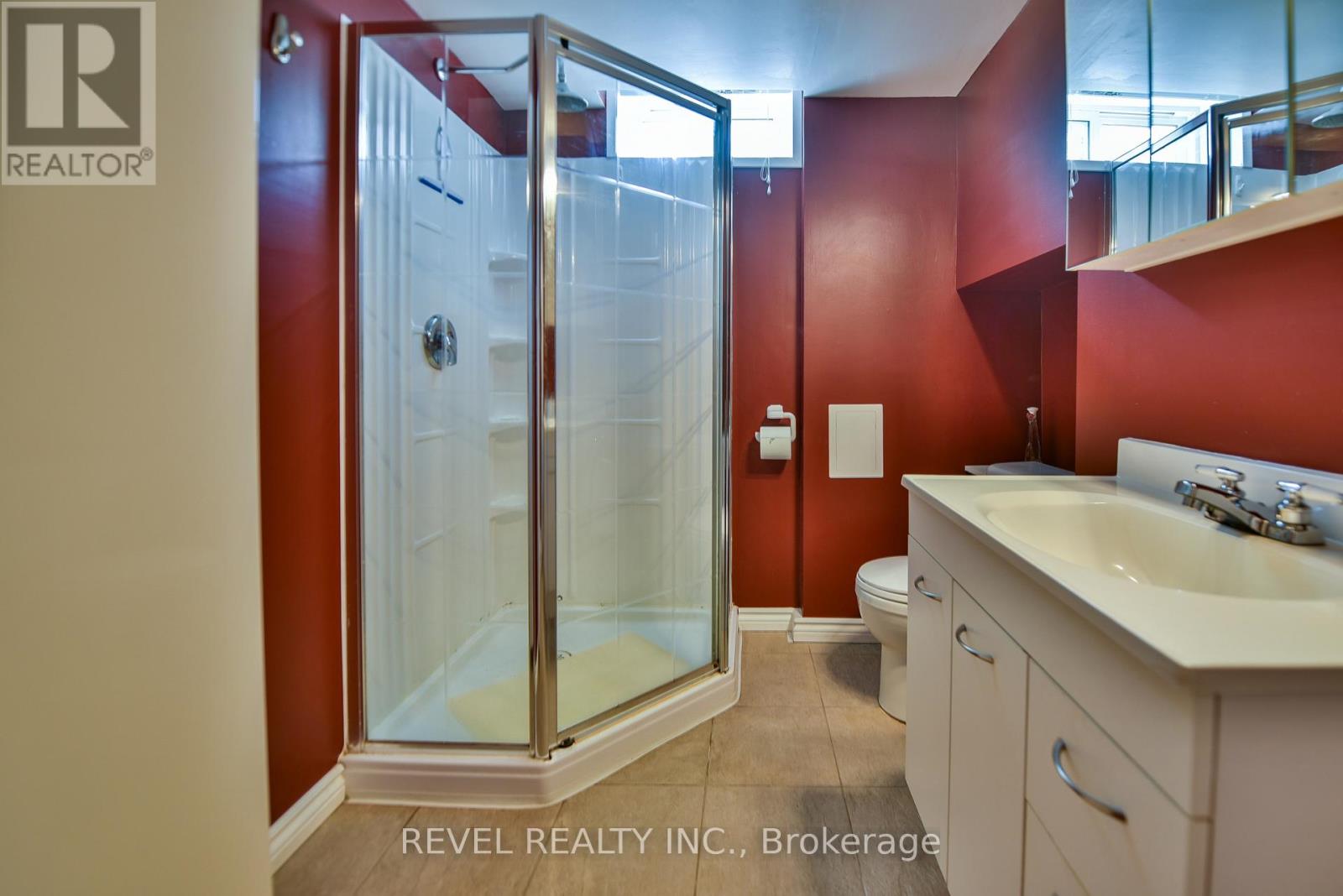 191 CAYUGA DRIVE - 42