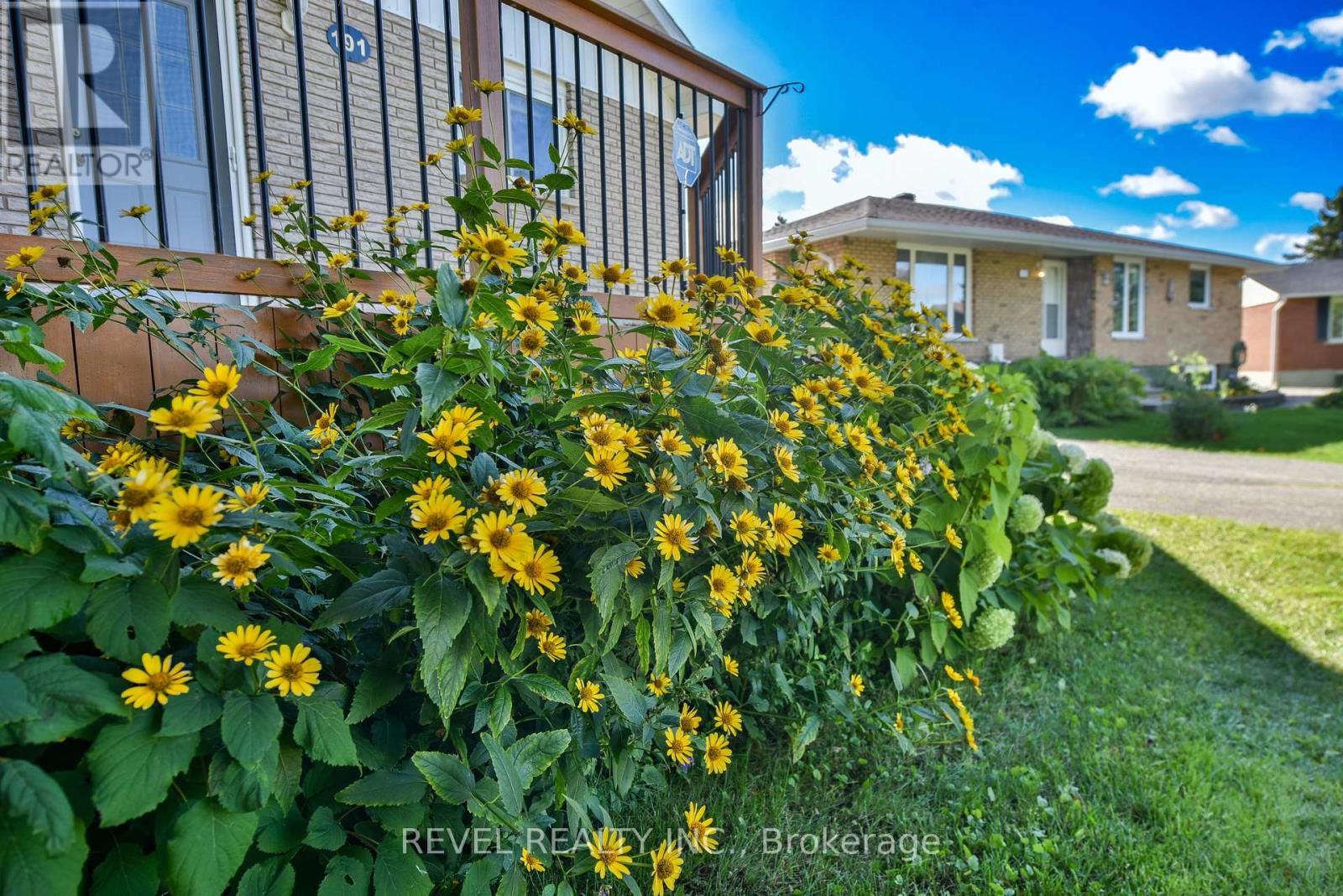 191 CAYUGA DRIVE - 6