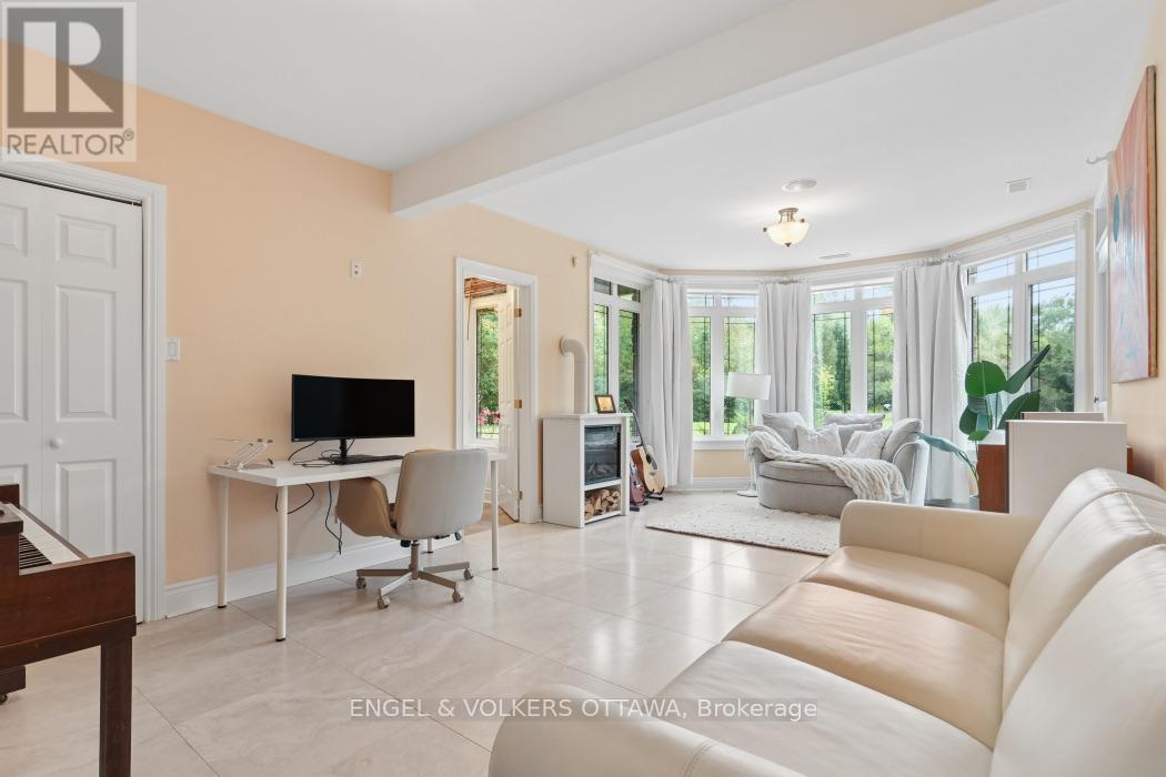 6043 KNIGHTS DRIVE - Image 36