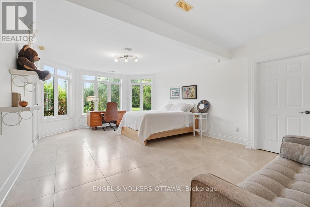 6043 KNIGHTS DRIVE - Image 40