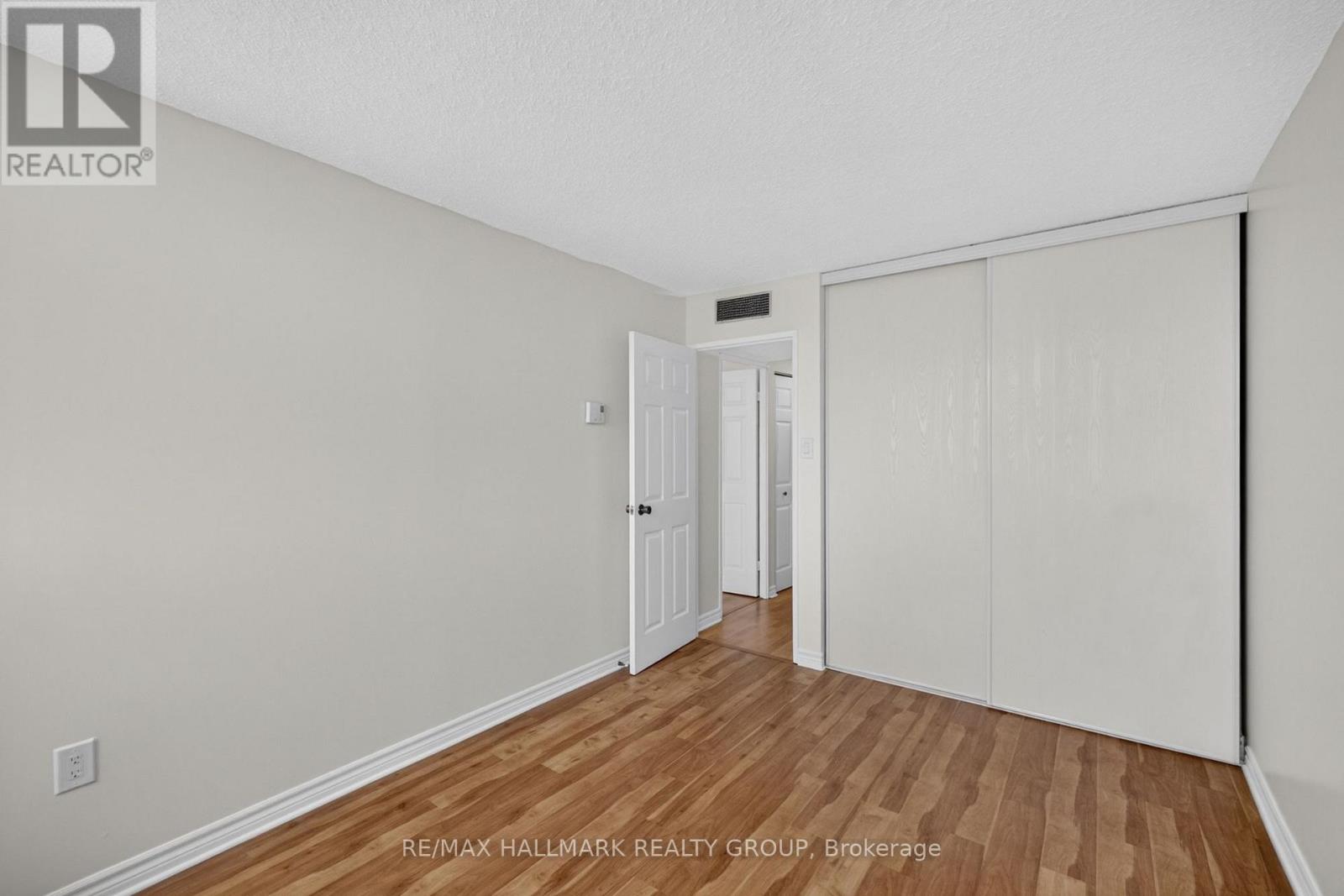 2 Bed, 2 Bath Apartment for Sale in Ottawa – 901 – 530 LAURIER AVENUE W, Ottawa – MLS# X13797914 - Image 22