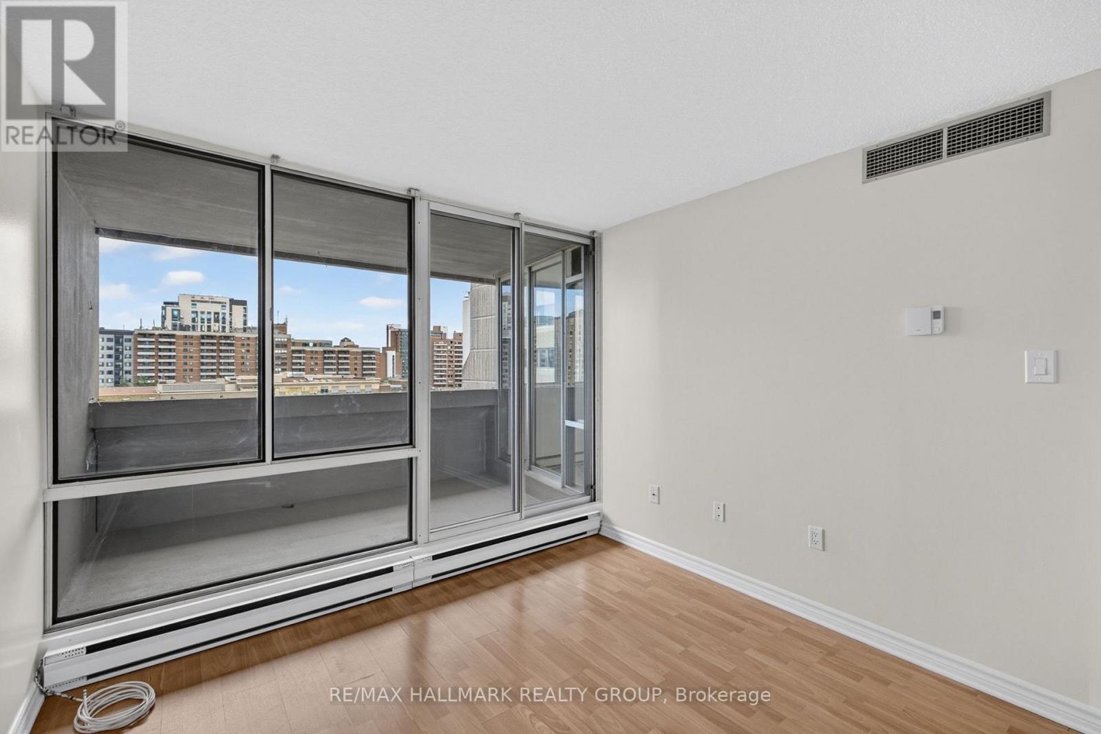 2 Bed, 2 Bath Apartment for Sale in Ottawa – 901 – 530 LAURIER AVENUE W, Ottawa – MLS# X13797914 - Image 9