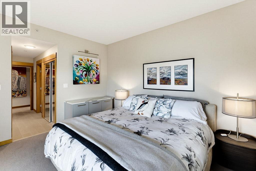 202 550 17TH STREET, West Vancouver - Image 1