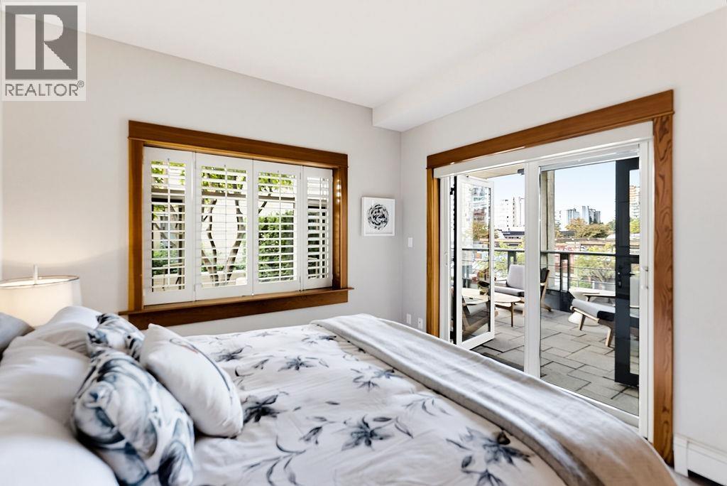 202 550 17TH STREET, West Vancouver - Image 1