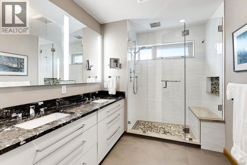 202 550 17TH STREET, West Vancouver - Image 1
