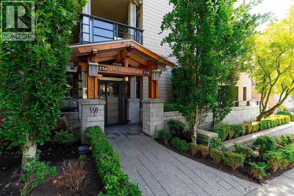 202 550 17TH STREET, West Vancouver - Image 1
