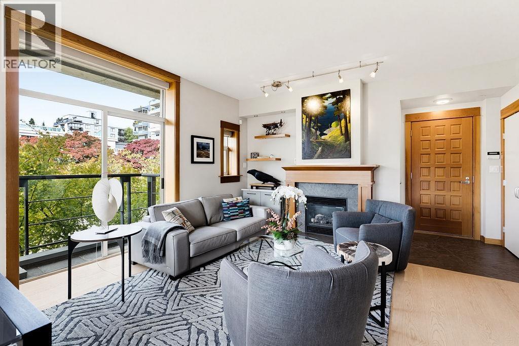 202 550 17TH STREET, West Vancouver - Image 1