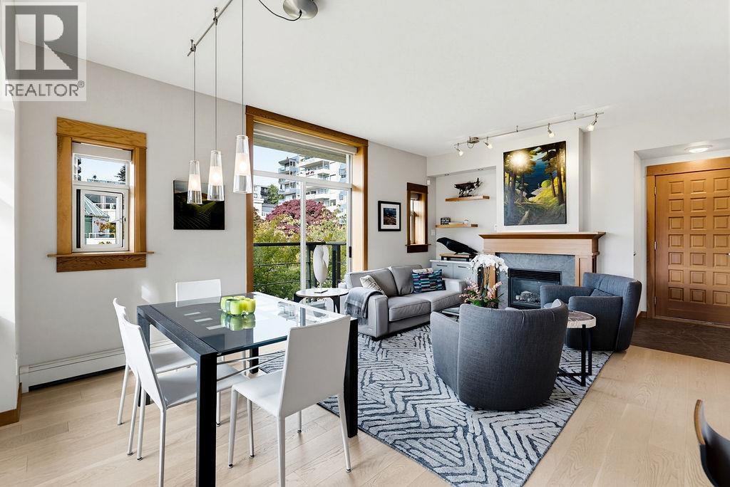 202 550 17TH STREET, West Vancouver - Image 1