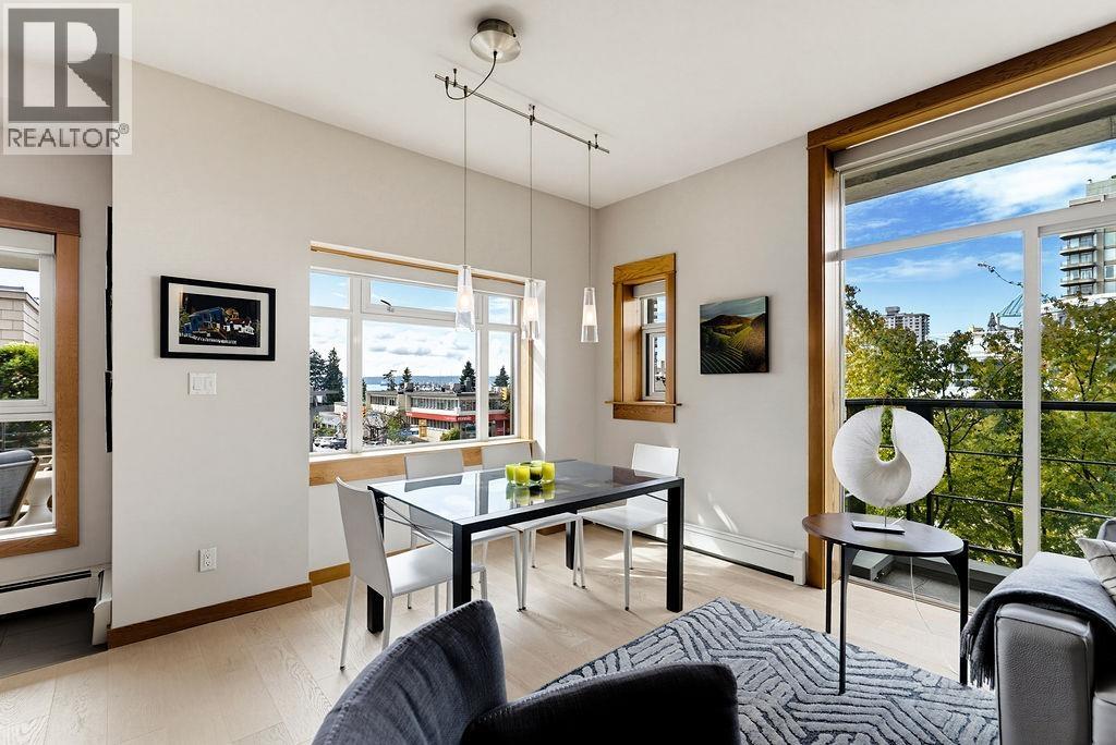 202 550 17TH STREET, West Vancouver - Image 1