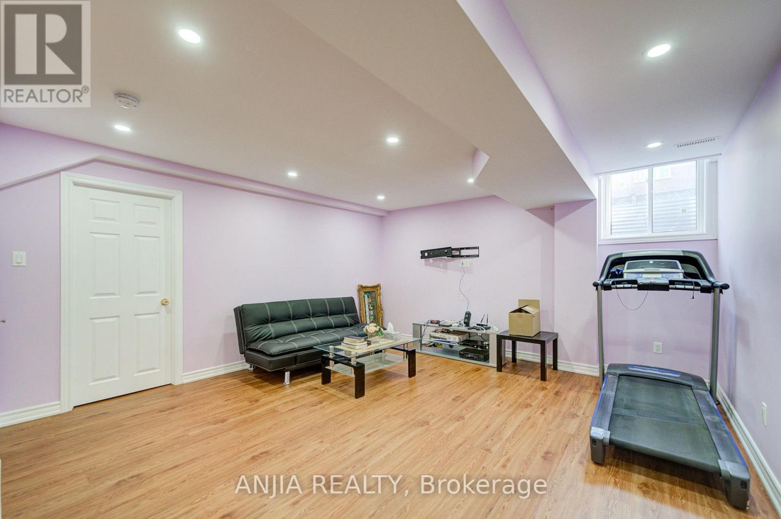 63 SAFFRON STREET - Image 27