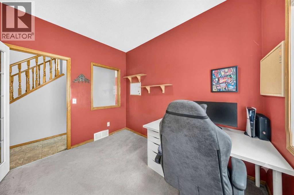 154 Saddleland Close NE - 13