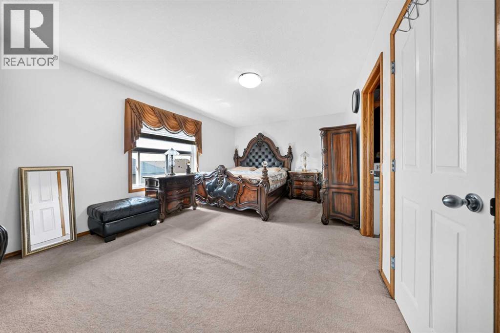 154 Saddleland Close NE - 23