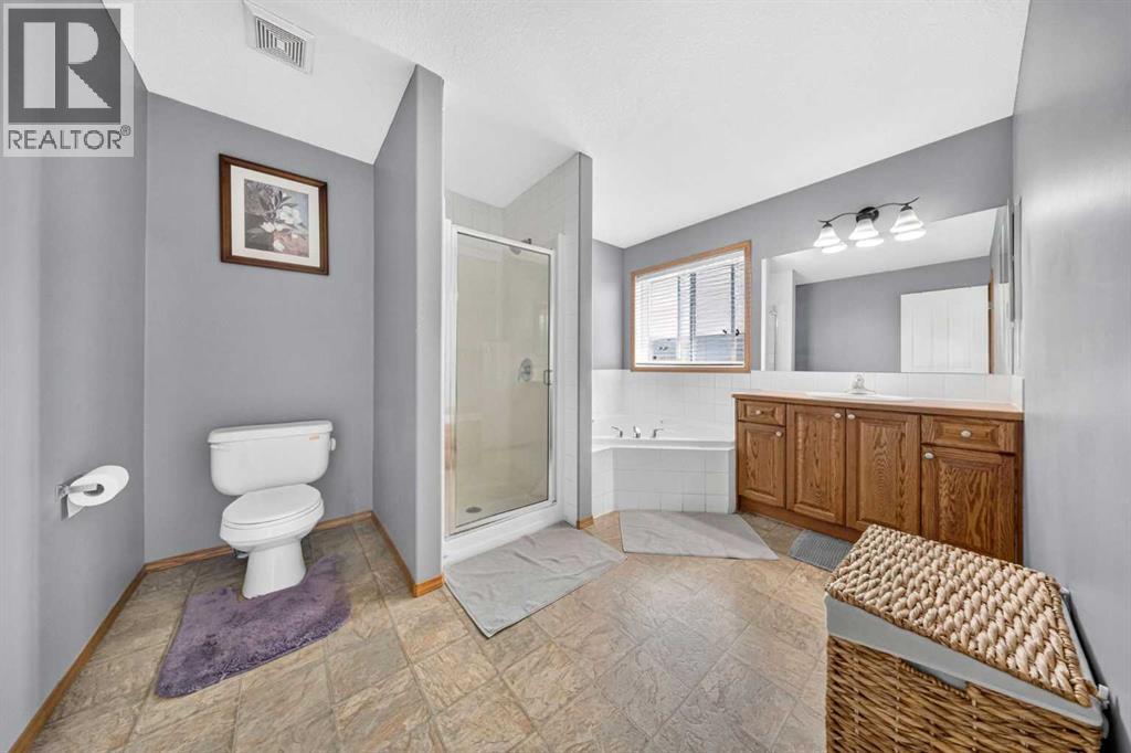 154 Saddleland Close NE - 26