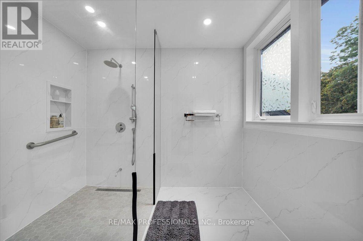 2580 LAKE SHORE BOULEVARD W - Image 27