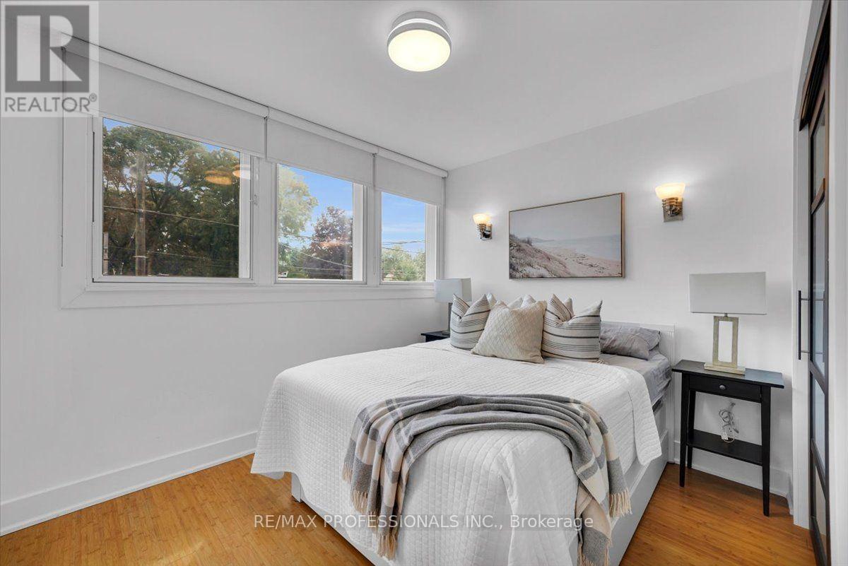 2580 LAKE SHORE BOULEVARD W - Image 32