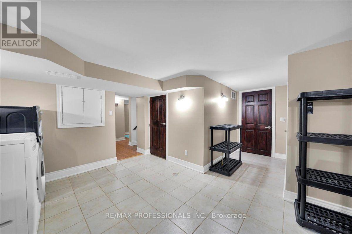 2580 LAKE SHORE BOULEVARD W - Image 40
