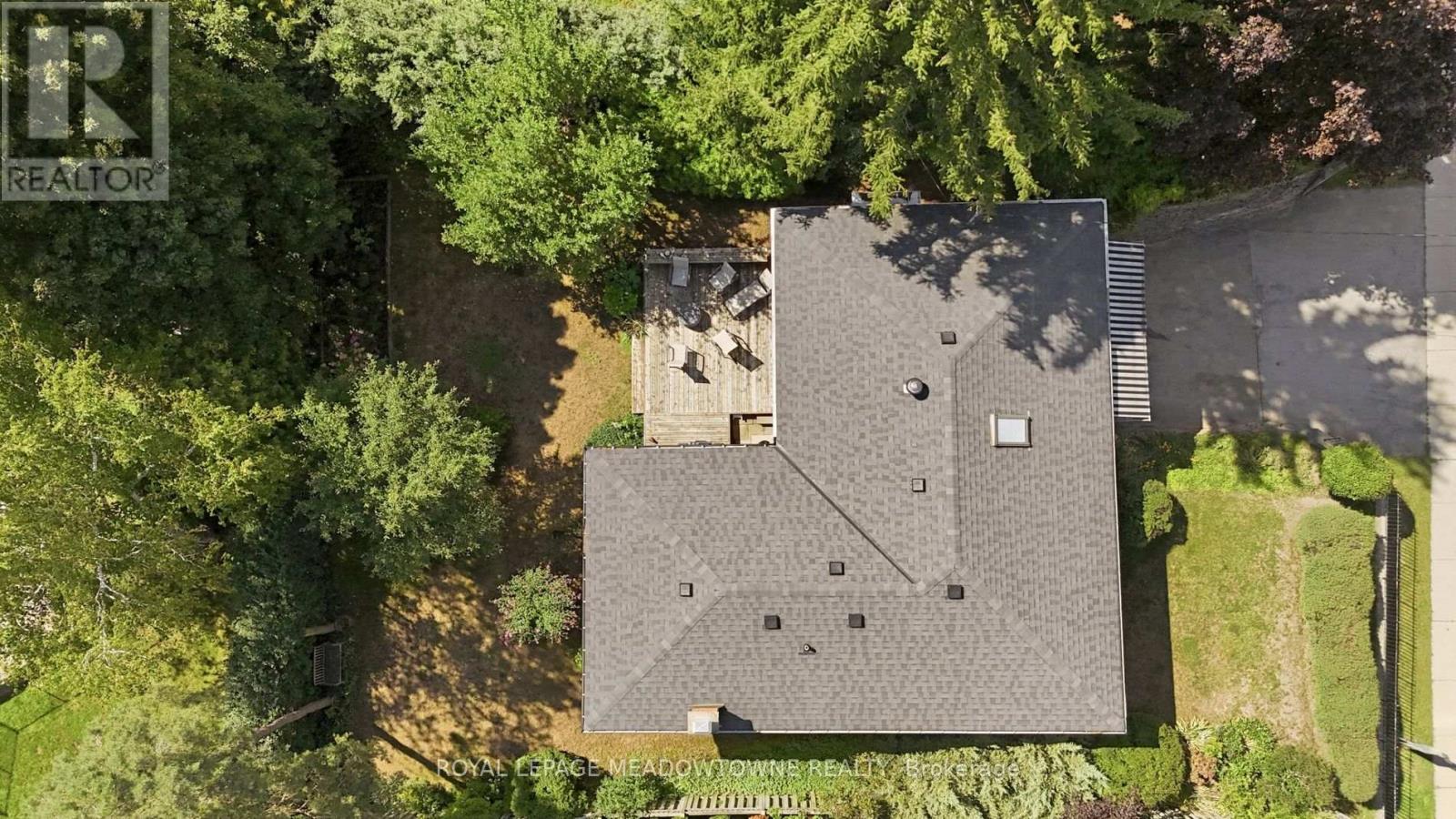 273 MAPLE AVENUE - Image 40