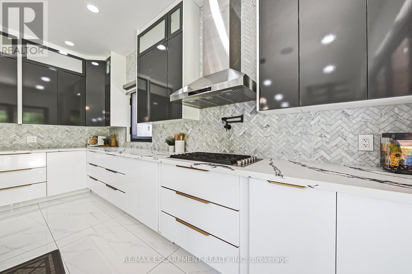 4511 GUELPH LINE - 9