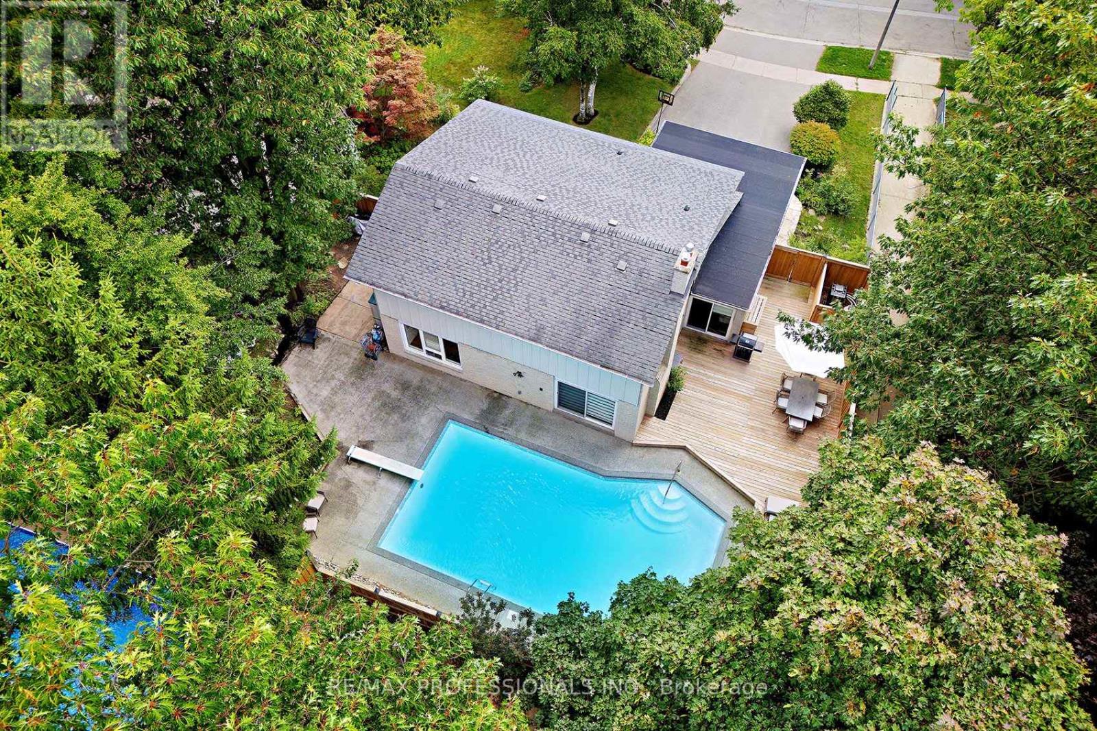 3627 BEECHOLLOW CRESCENT - 42