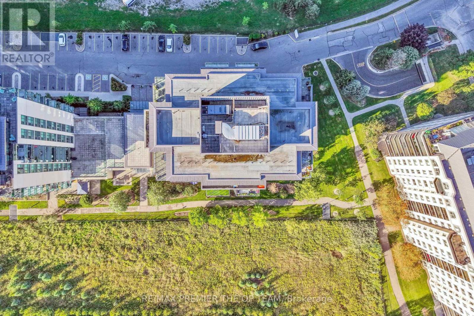 #105 45 YORKLAND BOULEVARD - 37