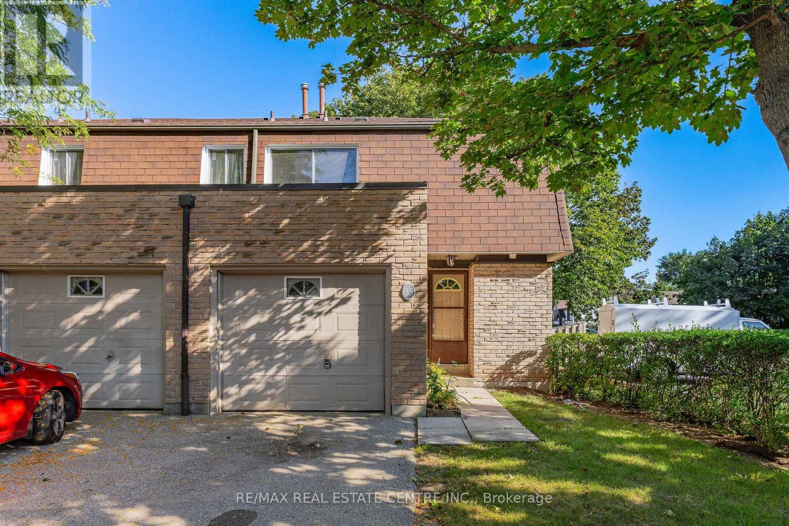 Photo of 660 Oxford Road