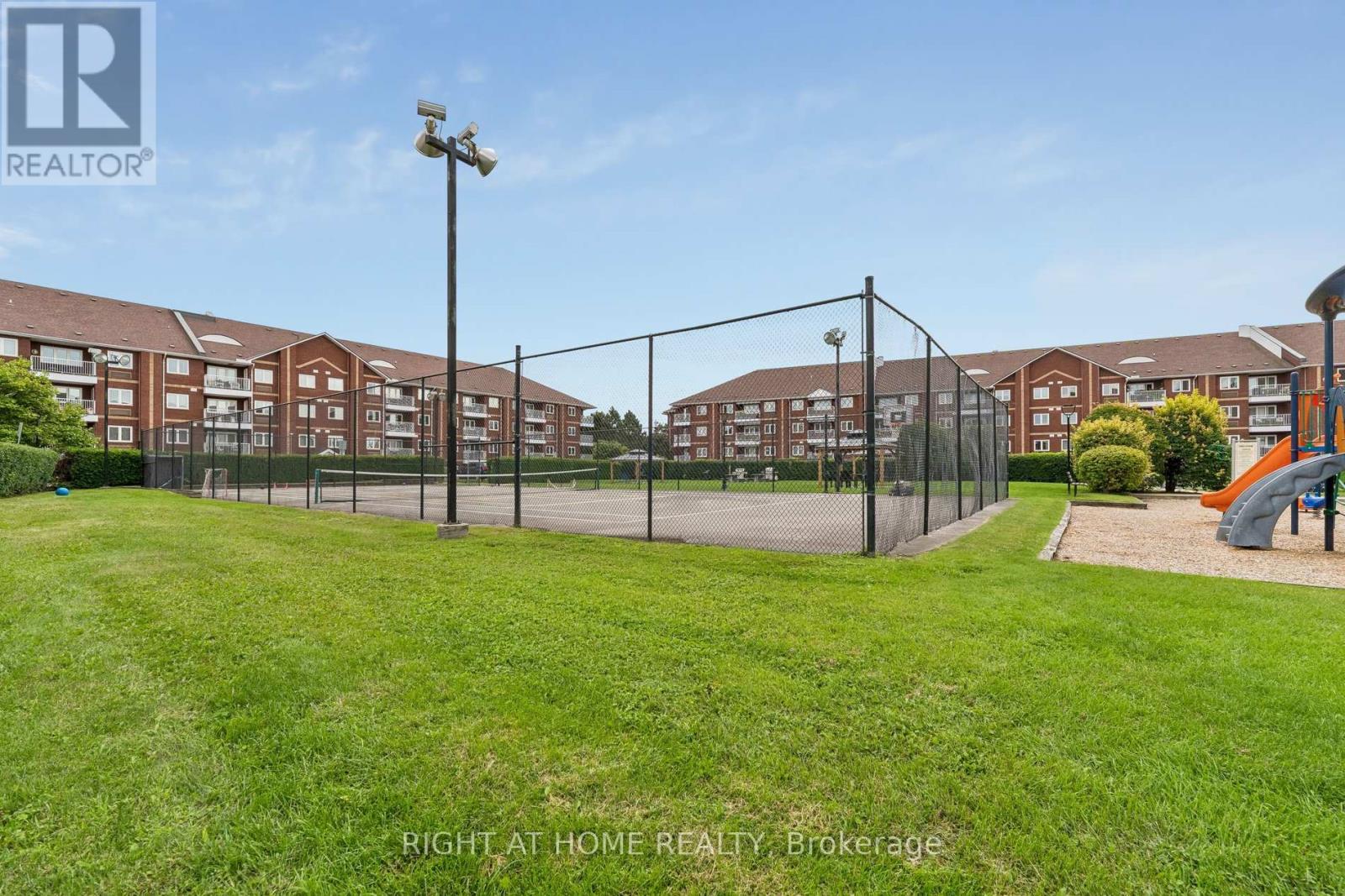 318- 193 Lake Driveway Drive West, Ajax, ON photo 14