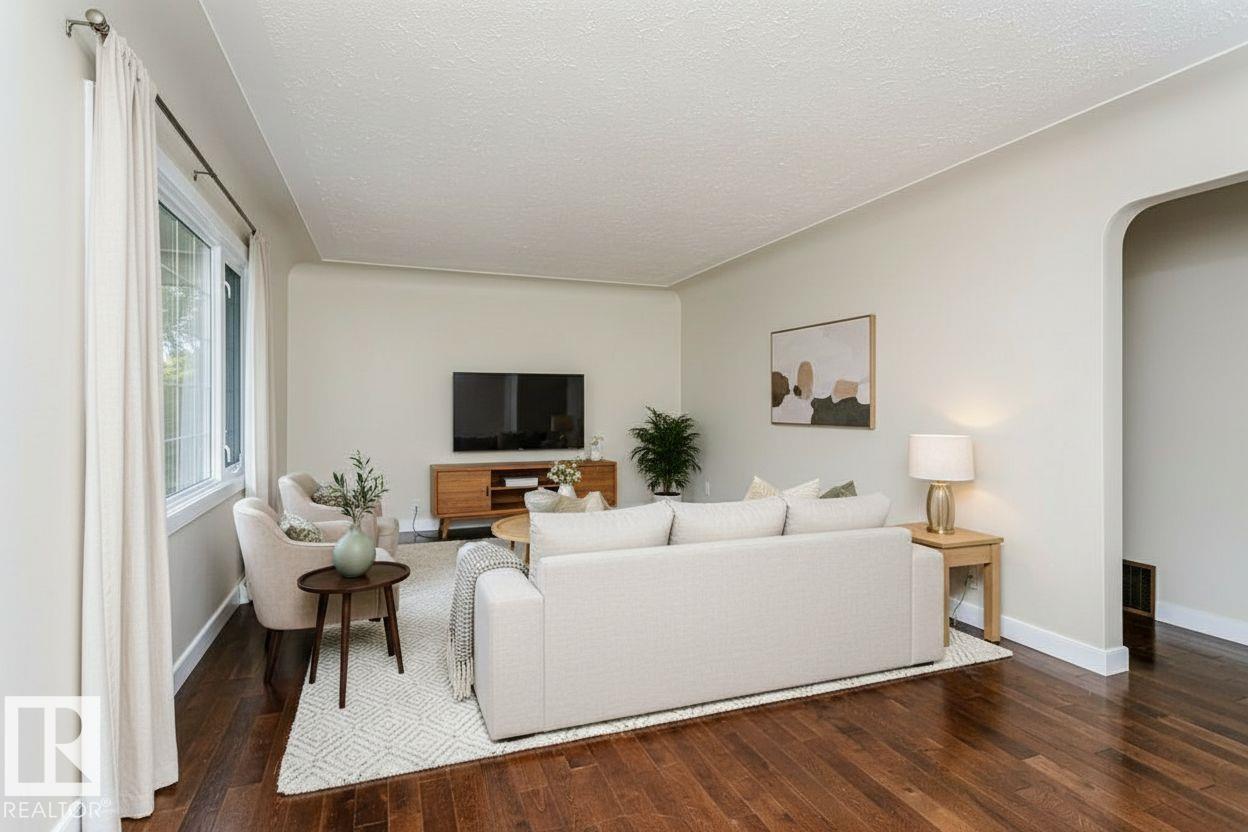 12255 Dovercourt Cr NW photo 3 — MLS® E4509138