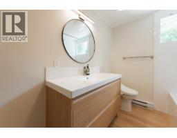 320 Cochrane Road, Gibsons, BC V0N1V8 Photo 28