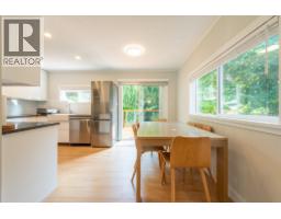 320 Cochrane Road, Gibsons, BC V0N1V8 Photo 10